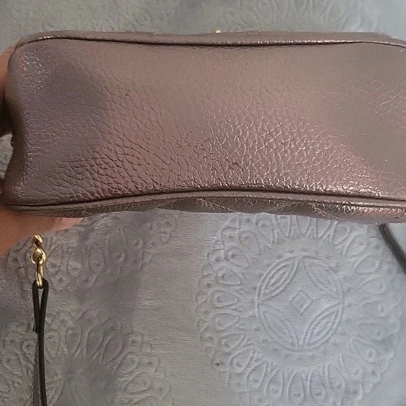 Juicy Couture iridescent pewter metalic sheen double quilted crossbody bag - Picture 7 of 11